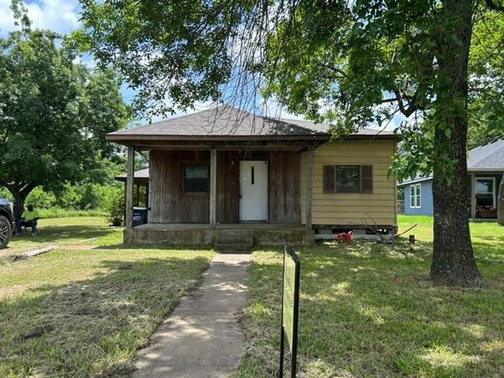 250 Oak Hill Road, Whitewright, TX 75491