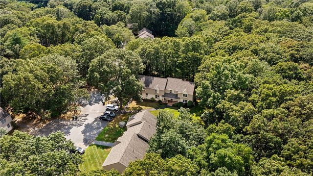 37 Niblick Circle, Coventry, RI 02816