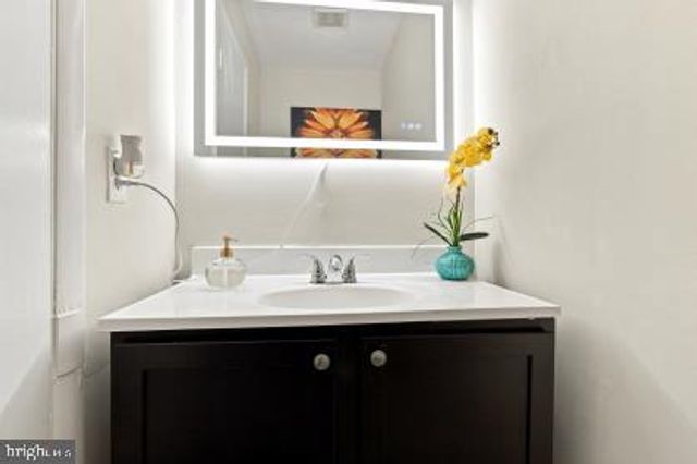 9035 BONHAM CIR, Manassas, VA 20110