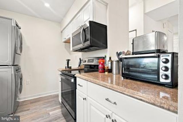 9035 BONHAM CIR, Manassas, VA 20110