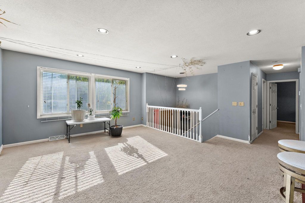 475 Springhill Road, Vadnais Heights, MN 55127 — photo 5