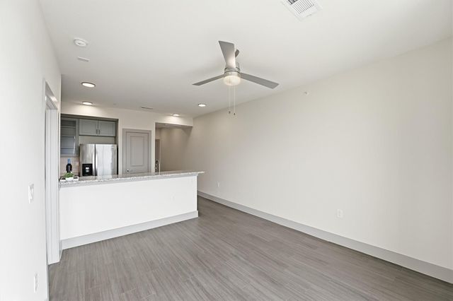 6955 Turtlewood Drive 502, Houston, TX 77072