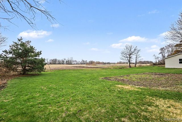 7689 Sidney Road, Greenville, MI 48838