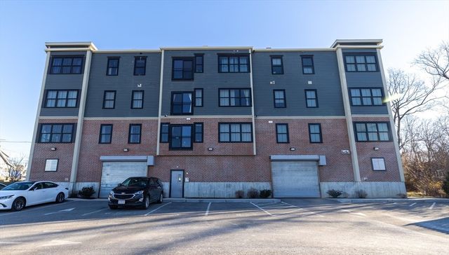 9 Independence Ave 307, Braintree, MA 02184