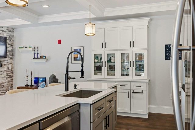 114 Saratoga Way Apt 1, Portsmouth, NH 03801