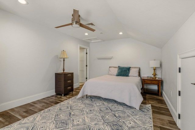 114 Saratoga Way Apt 1, Portsmouth, NH 03801