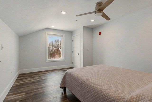 114 Saratoga Way Apt 1, Portsmouth, NH 03801