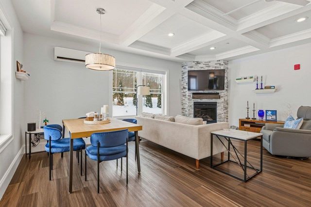 114 Saratoga Way Apt 1, Portsmouth, NH 03801