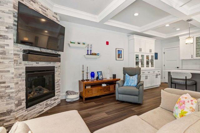 114 Saratoga Way Apt 1, Portsmouth, NH 03801