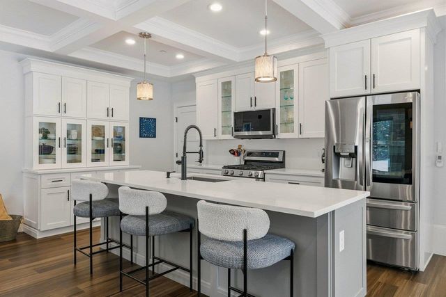 114 Saratoga Way Apt 1, Portsmouth, NH 03801