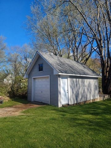 30 Grant Str, West Bridgewater, MA 02379