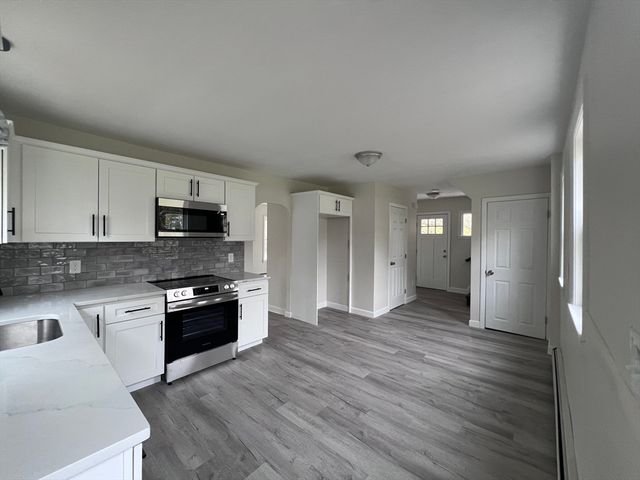 30 Grant Str, West Bridgewater, MA 02379