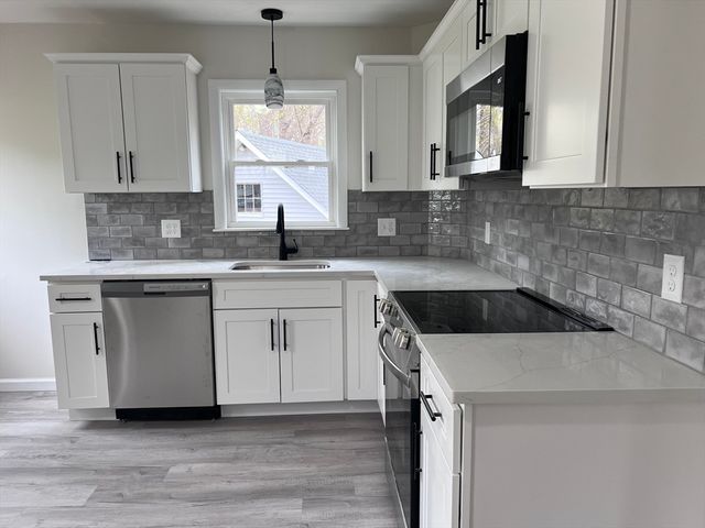 30 Grant Str, West Bridgewater, MA 02379