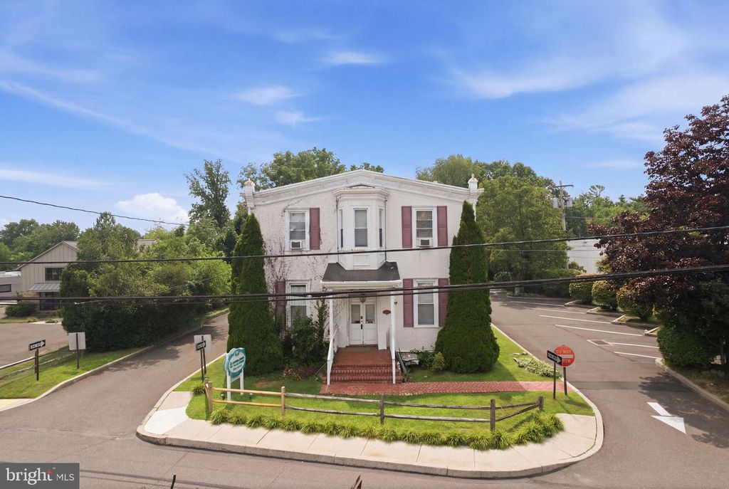 833 N BETHLEHEM PIKE, AMBLER, PA 19002 — photo 2