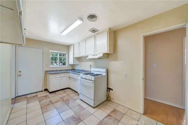 841 W Avenue J9, Lancaster, CA 93534