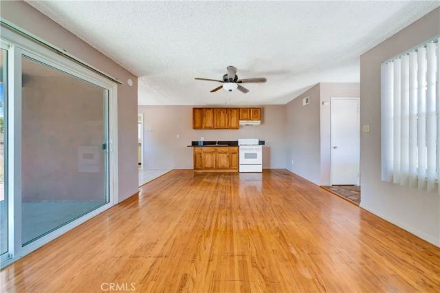 841 W Avenue J9, Lancaster, CA 93534