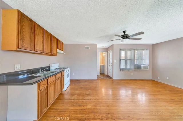 841 W Avenue J9, Lancaster, CA 93534
