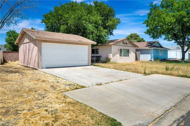 841 W Avenue J9, Lancaster, CA 93534