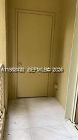 18328 NW 68th Ave I, Hialeah, FL 33015