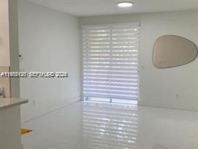 18328 NW 68th Ave I, Hialeah, FL 33015