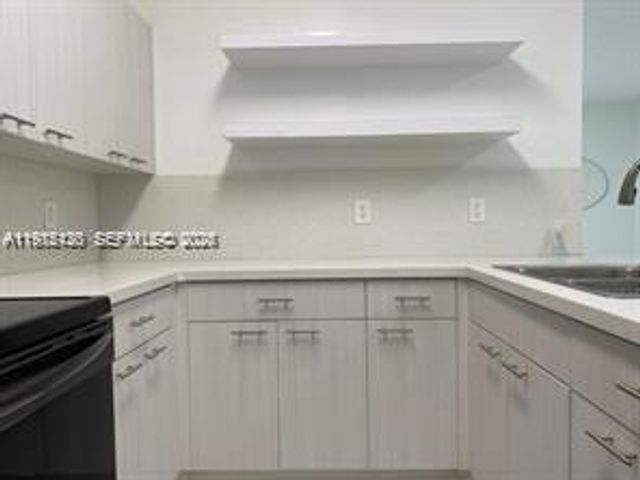 18328 NW 68th Ave I, Hialeah, FL 33015