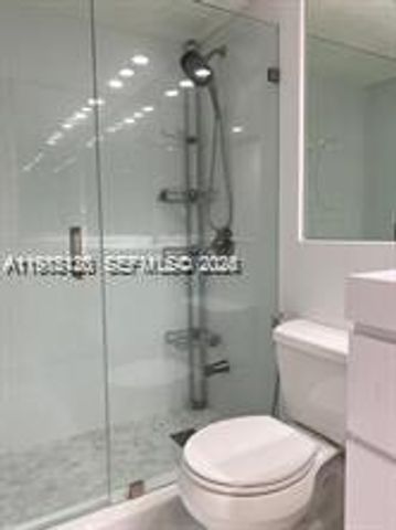 18328 NW 68th Ave I, Hialeah, FL 33015