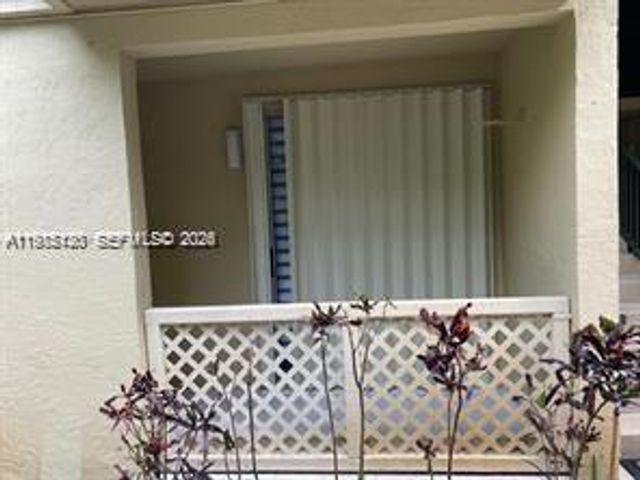 18328 NW 68th Ave I, Hialeah, FL 33015