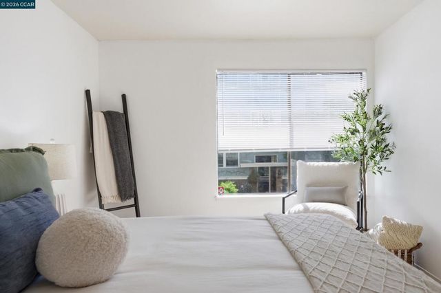 389 Belmont Street 103, Oakland, CA 94610