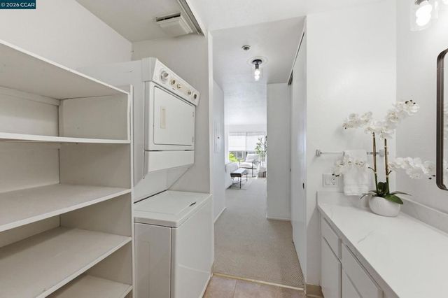 389 Belmont Street 103, Oakland, CA 94610