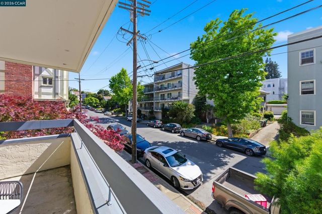 389 Belmont Street 103, Oakland, CA 94610
