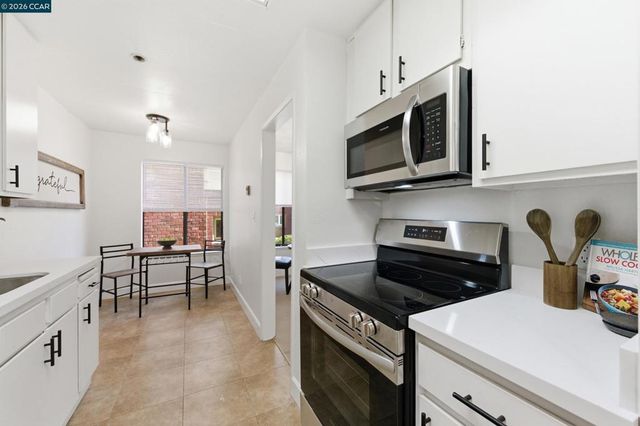389 Belmont Street 103, Oakland, CA 94610