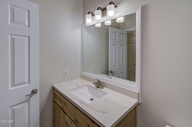 383 Paine Lake Drive, Sevierville, TN 37862