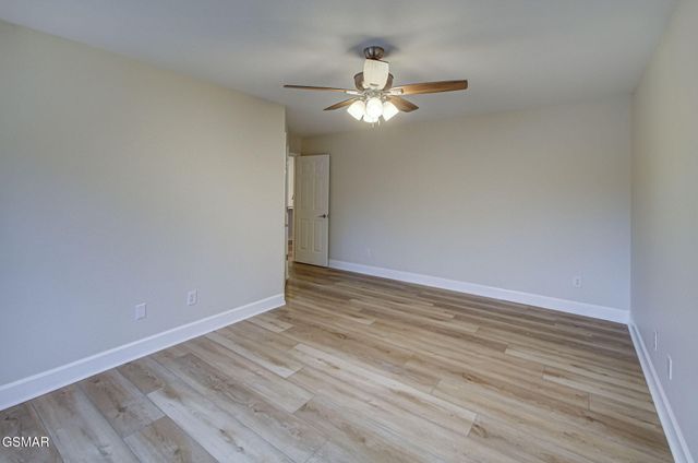 383 Paine Lake Drive, Sevierville, TN 37862