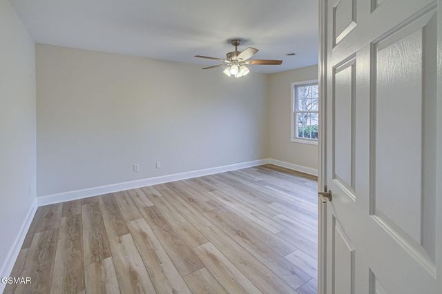 383 Paine Lake Drive, Sevierville, TN 37862