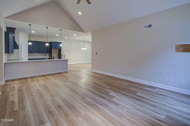 383 Paine Lake Drive, Sevierville, TN 37862