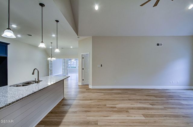 383 Paine Lake Drive, Sevierville, TN 37862