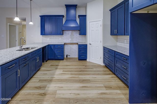 383 Paine Lake Drive, Sevierville, TN 37862