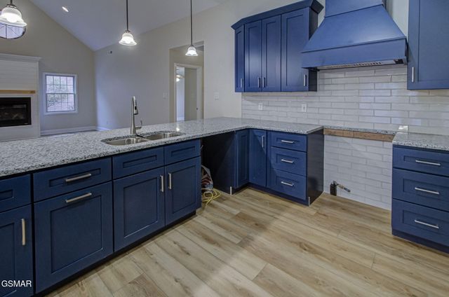 383 Paine Lake Drive, Sevierville, TN 37862