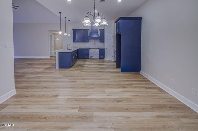 383 Paine Lake Drive, Sevierville, TN 37862