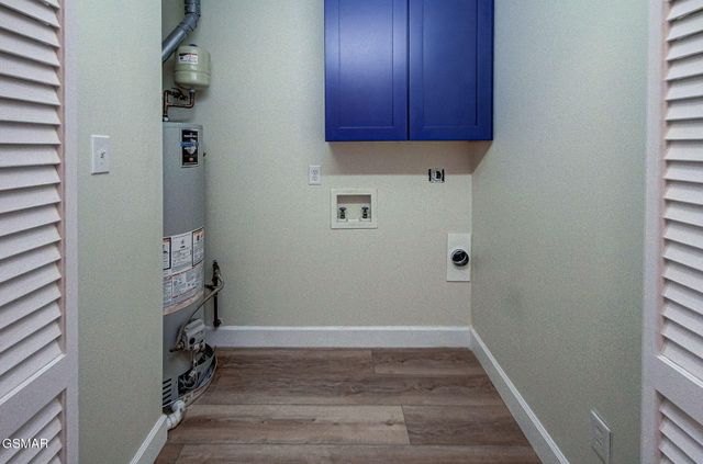 383 Paine Lake Drive, Sevierville, TN 37862