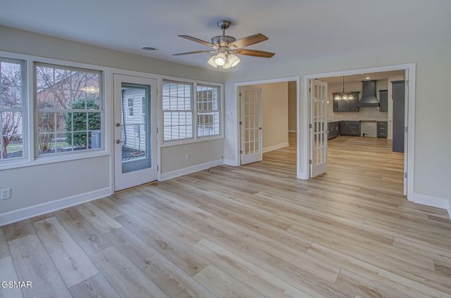 383 Paine Lake Drive, Sevierville, TN 37862