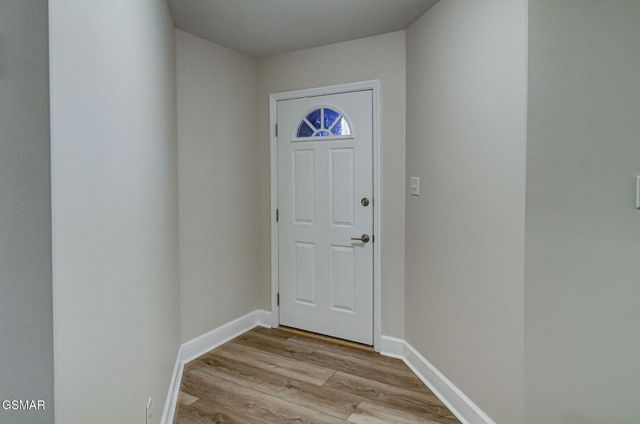 383 Paine Lake Drive, Sevierville, TN 37862