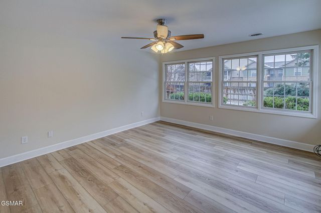 383 Paine Lake Drive, Sevierville, TN 37862