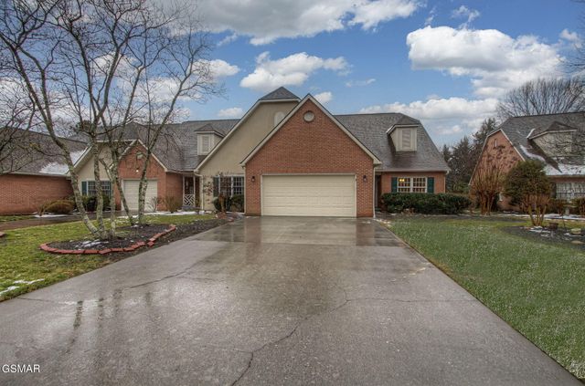 383 Paine Lake Drive, Sevierville, TN 37862