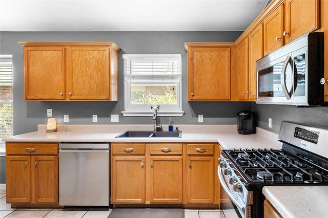 3555 Rock Shelf LN, Round Rock, TX 78681