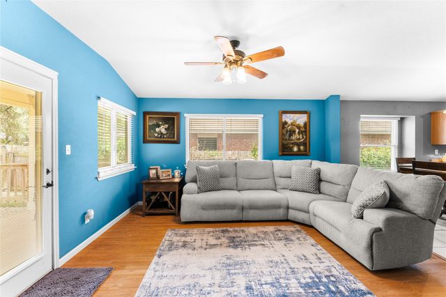 3555 Rock Shelf LN, Round Rock, TX 78681