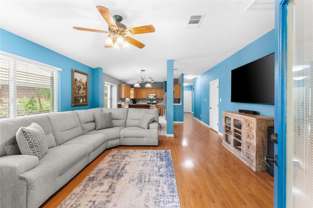 3555 Rock Shelf LN, Round Rock, TX 78681