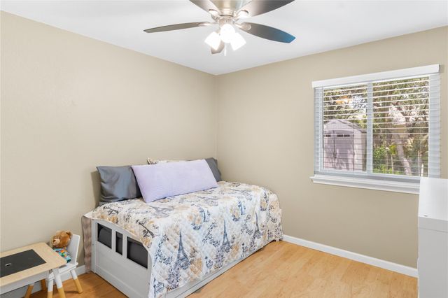 3555 Rock Shelf LN, Round Rock, TX 78681
