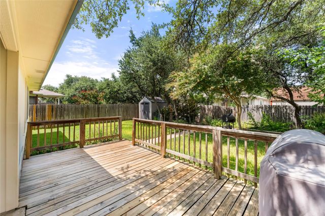 3555 Rock Shelf LN, Round Rock, TX 78681