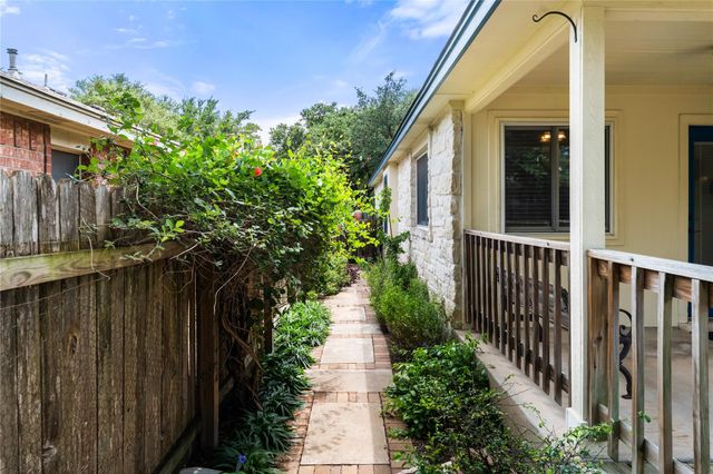 3555 Rock Shelf LN, Round Rock, TX 78681